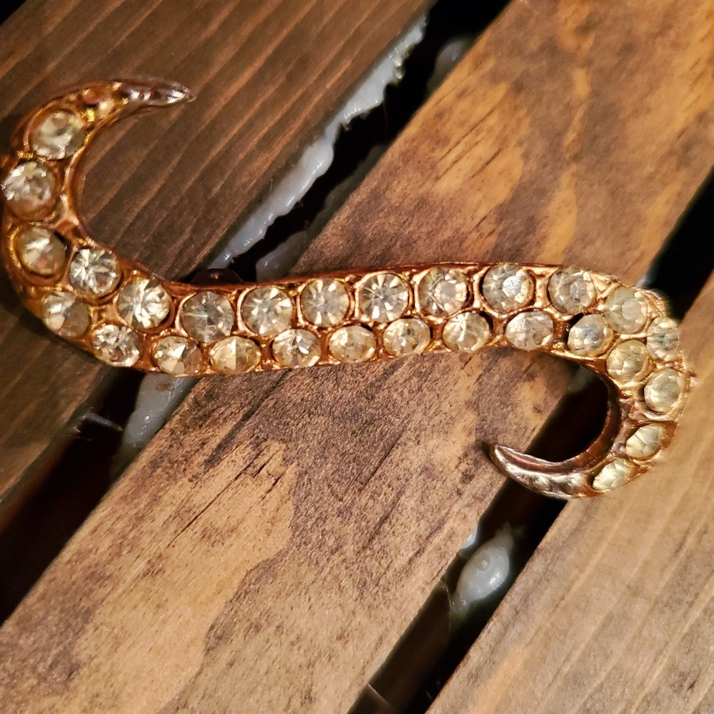 Vintage S Shaped Rhinestone and Silver Brooch
